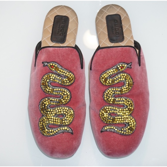Gucci Shoes - 💕Host Pick💗GUCCI 💕 Lawrence Pink Velvet Mules